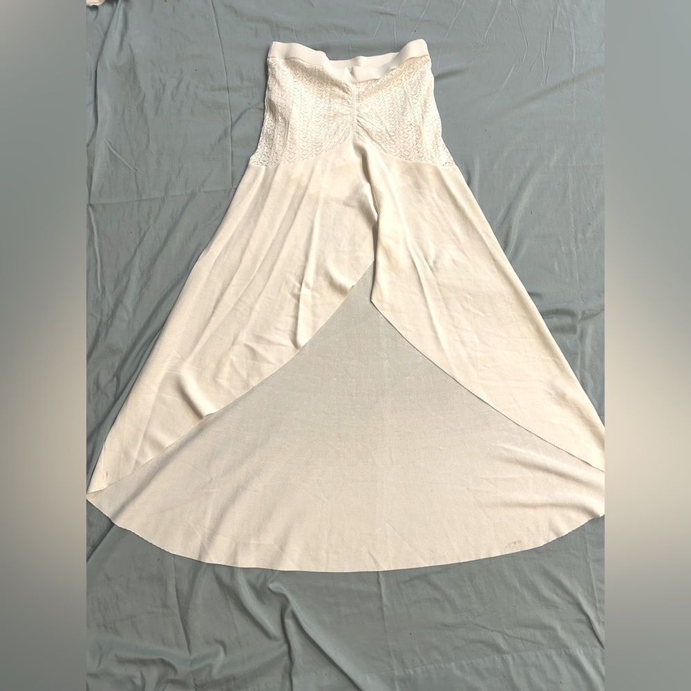 7th Avenue Design Studio New York & company white skirt w/split in the front.